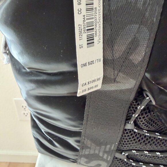 ⭐ Victoria's Secret VSX Sport Duffle Gym Bag in Black Shark - Picture 14 of 15